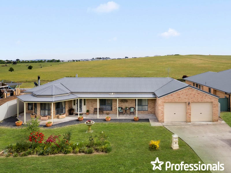 26 Emerald Drive Kelso Nsw 2795 House For Sale Realestate Com Au