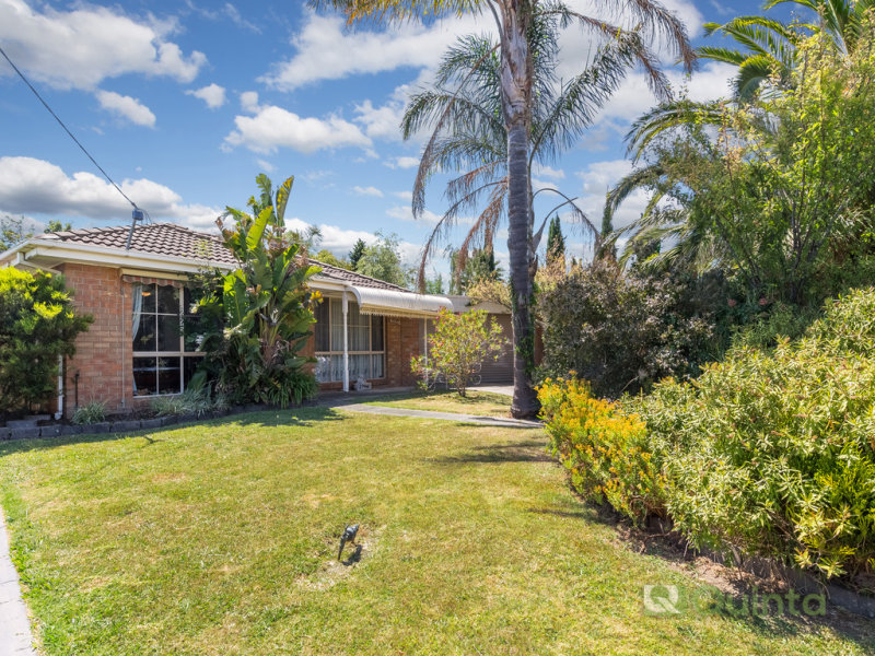 8 Kendari Court, Hampton Park, VIC 3976 - realestate.com.au