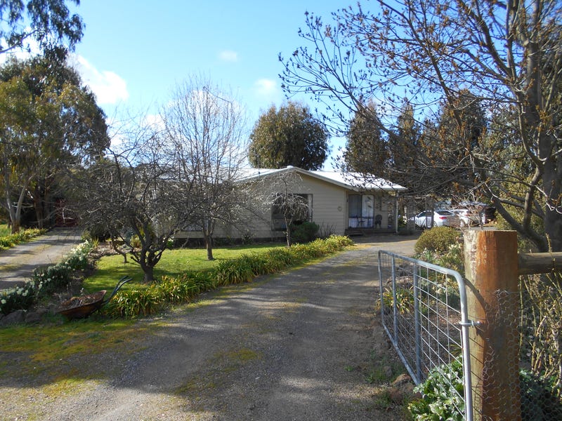 15 Roses Lane, Clunes, VIC 3370