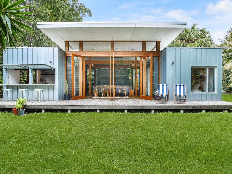 12 Ampat Place, Blueys Beach, NSW 2428