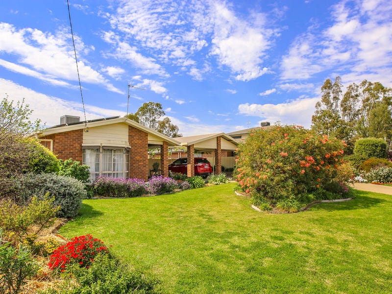 211 Victoria Street, Deniliquin, NSW 2710 Property Details