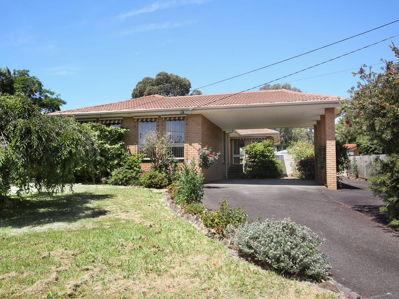 146 Hayrick Lane, Mooroolbark, Vic 3138 Property Details