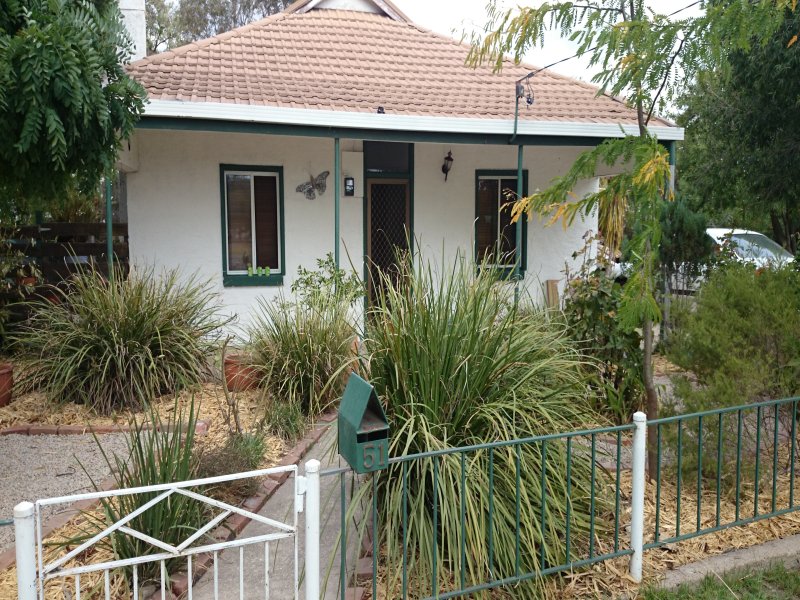 51 Wedge St, Benalla, Vic 3672 Property Details