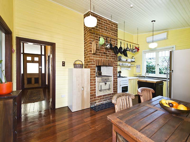 136 ANZAC TCE, Bassendean, WA 6054 Property Details