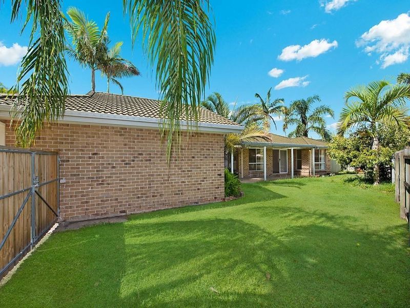 8 Edwardson Drive, Pelican Waters, QLD 4551 - realestate.com.au