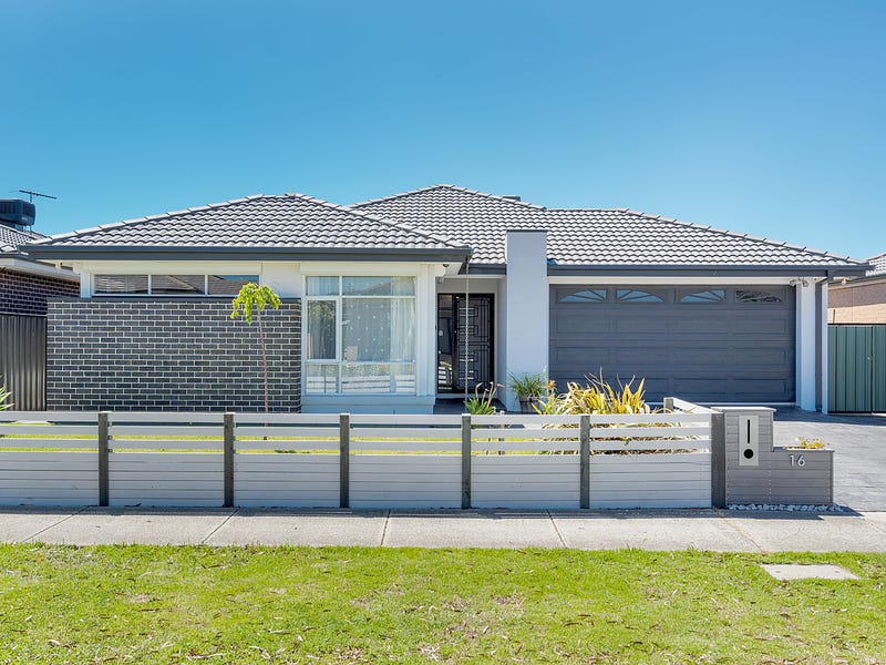 16 Beveridge Drive Roxburgh Park Vic 3064