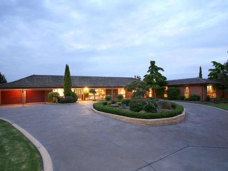 90 Twyford Road, Clyde, Vic 3978 Property Details