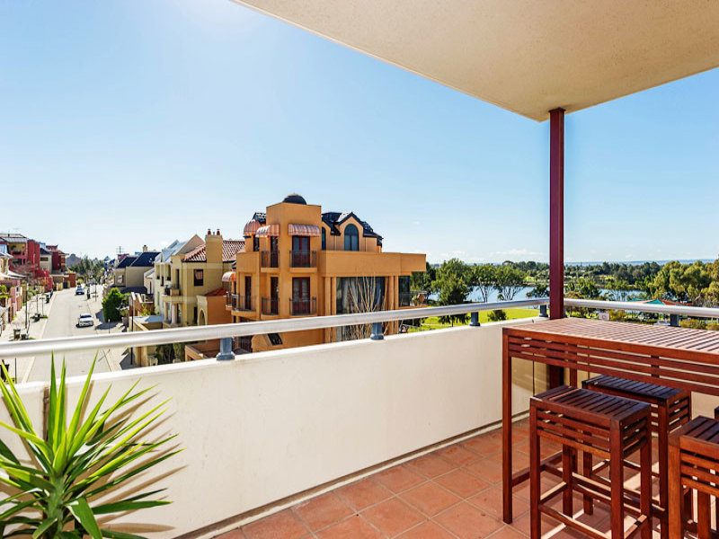 20/1 Henry Lawson Walk, East Perth, WA 6004