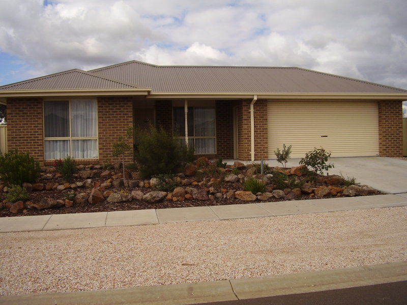 72 Cottage Crescent, Kilmore, Vic 3764 Property Details