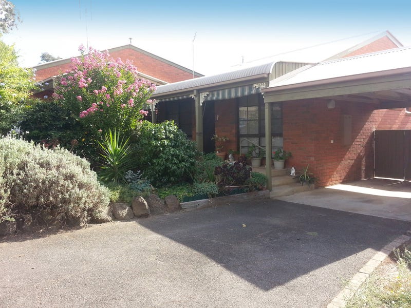 2/256 Mackenzie Street W, Kangaroo Flat, VIC 3555