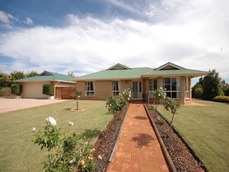 39 Palmer Drive, Highfields, Qld 4352 Property Details