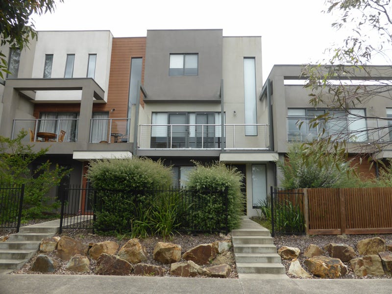 3 Lithgow Way, Mooroolbark, Vic 3138