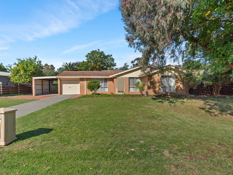 18 Hunter Drive, Lesmurdie, WA 6076 Property Details