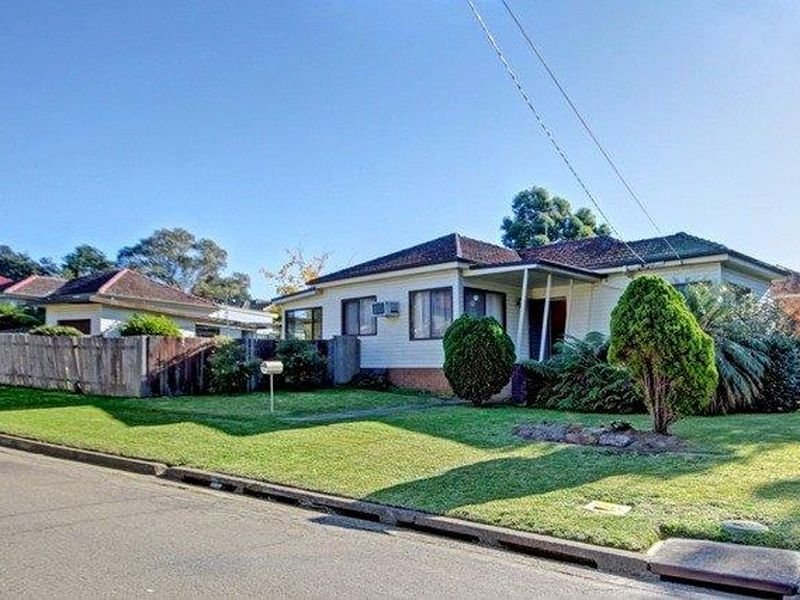 86 Lorraine Street, Peakhurst Heights, NSW 2210