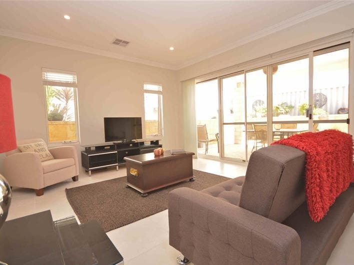 135A Safety Bay Road, Shoalwater, WA 6169 Property Details