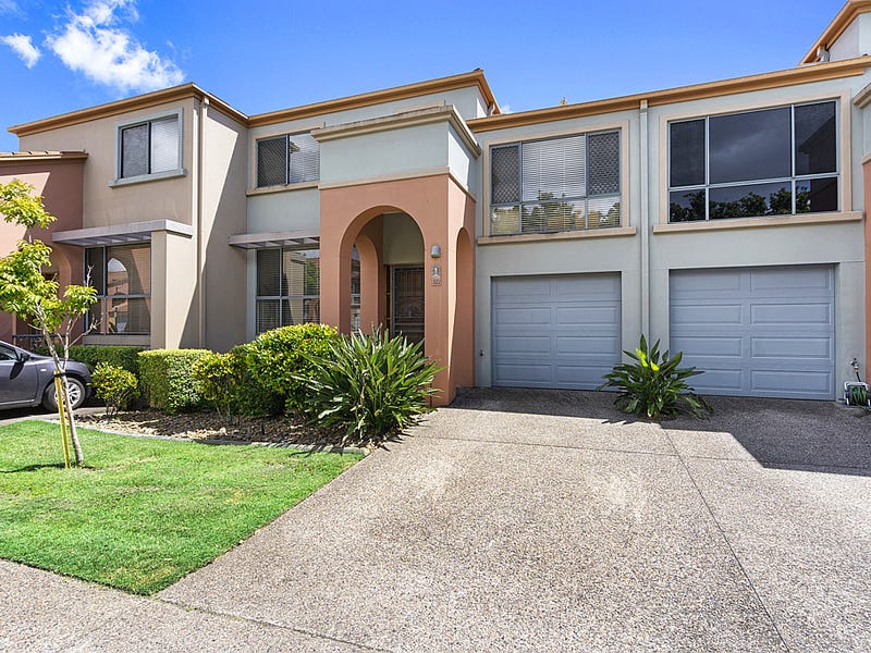 102/20 Fairway Drive, Clear Island Waters, Qld 4226 Townhouse for Sale