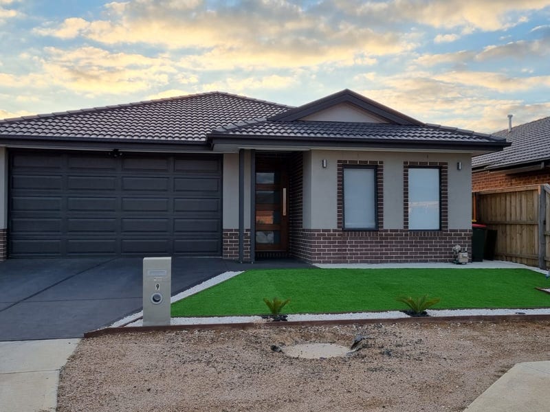 9 Wardan Avenue, Greenvale, VIC 3059