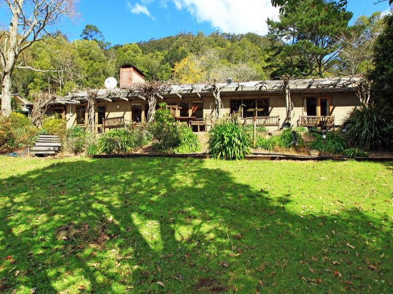 215 Green Valley Road, Beaumont, NSW 2577