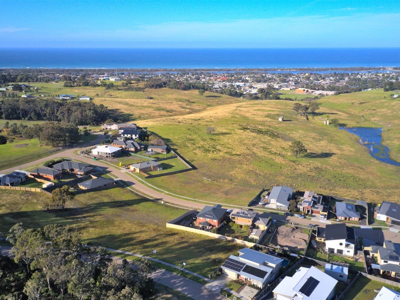73 Country Club Drive, Lakes Entrance, VIC 3909