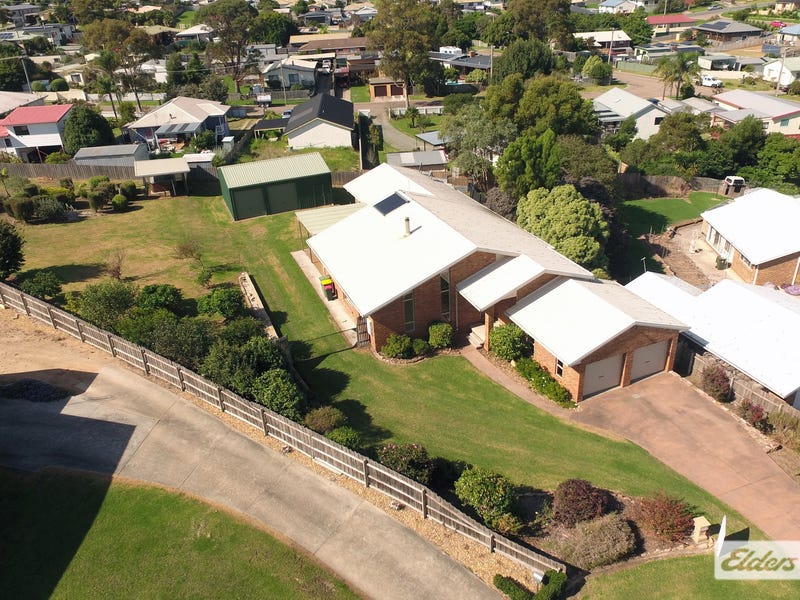 18 Morkham Court, Lakes Entrance, VIC 3909