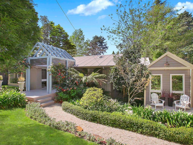 27 Mclaughlin Avenue, Wentworth Falls, NSW 2782