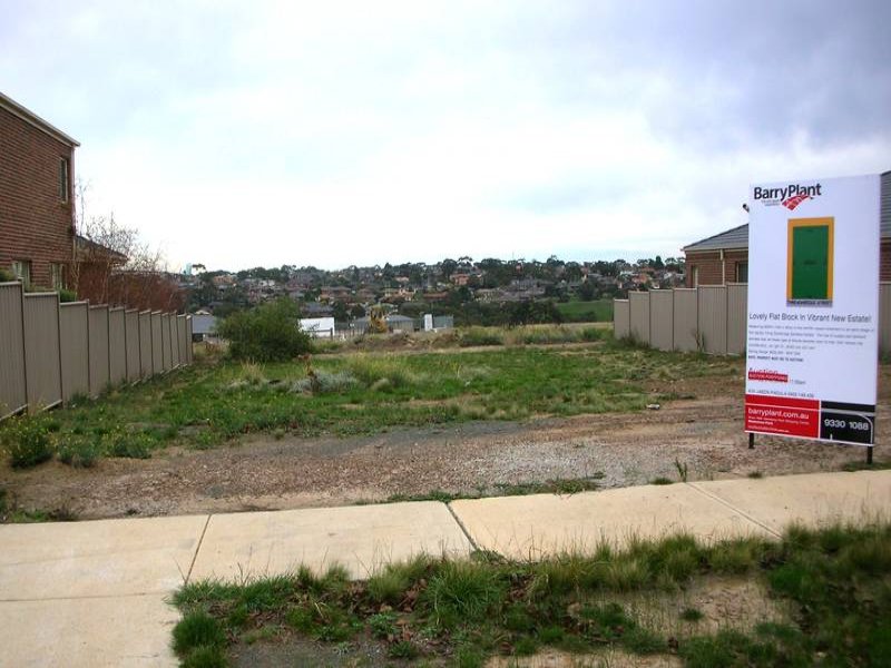 11 Threadneedle Street (Cambridge Gardens), Attwood, Vic 3049