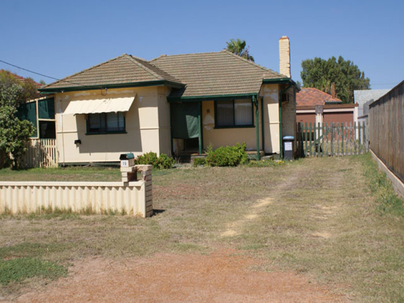 15 Bradley Street, Beachlands, WA 6530 Property Details