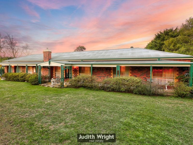 24 Pepperell Drive, Drouin, Vic 3818 Property Details