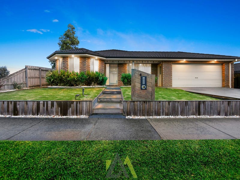 8 Lady Emily Way, Skye, VIC 3977