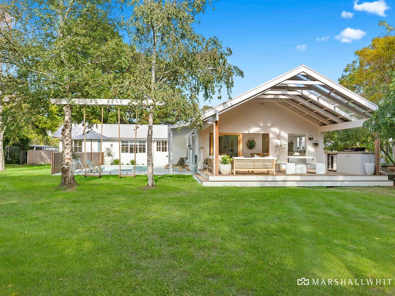 11 Rosedale Grove, Frankston South, VIC 3199