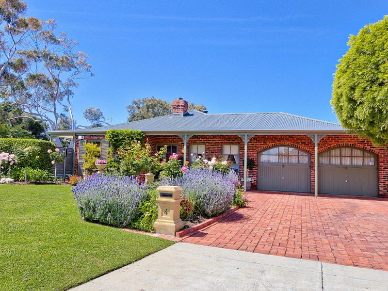 4 Carnoustie Court, West Lakes, SA 5021