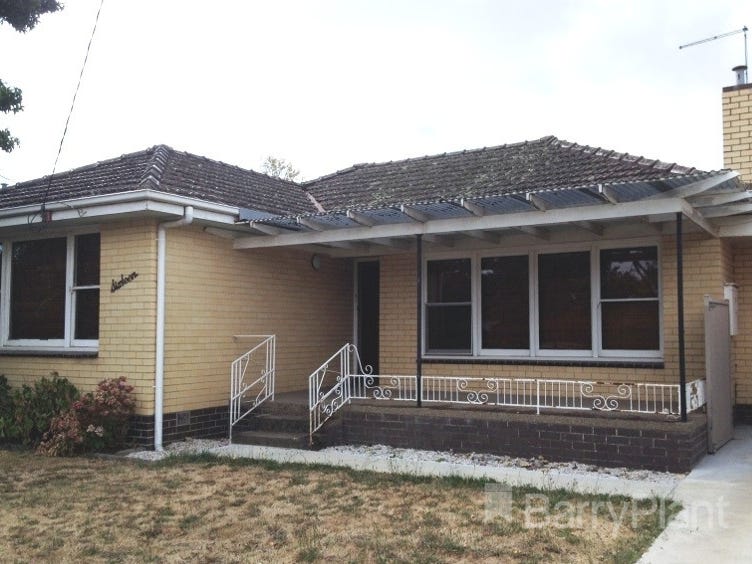 16 Stewart Street, Newington, VIC 3350