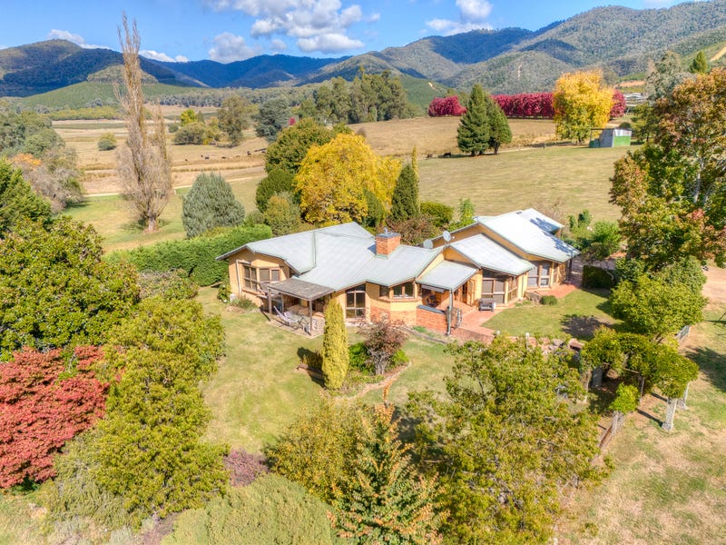 924 Morses Creek Road, Wandiligong, Vic 3744 House for Sale