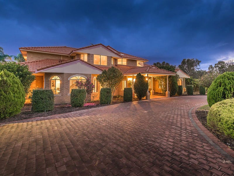 100 Rustic Gardens, Carramar, WA 6031 Property Details