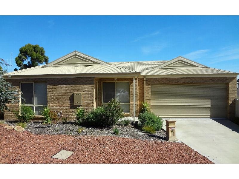 12 Renwick Street, Golden Square, VIC 3555