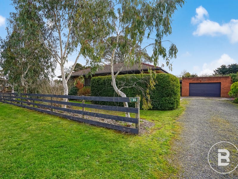 35 Russell Street, Gordon, Vic 3345 Property Details