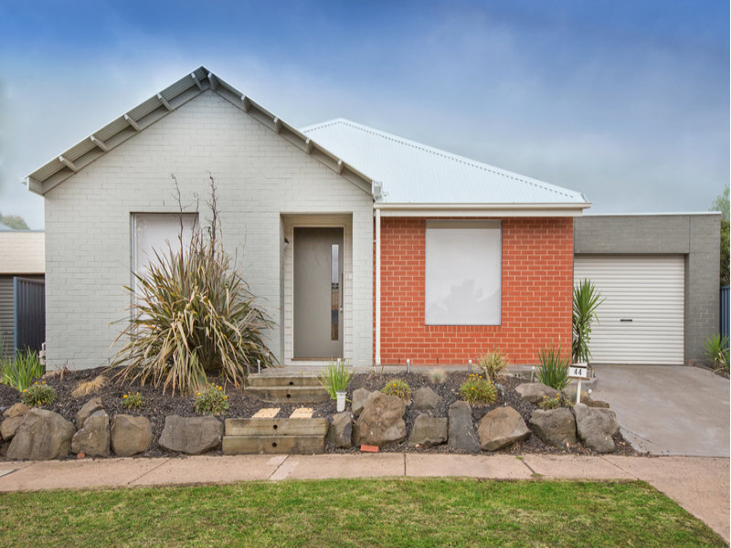 44 The Parkway, Pakenham, Vic 3810 Property Details
