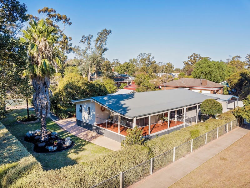 1 Bridge Road, Rochester, Vic 3561 Property Details