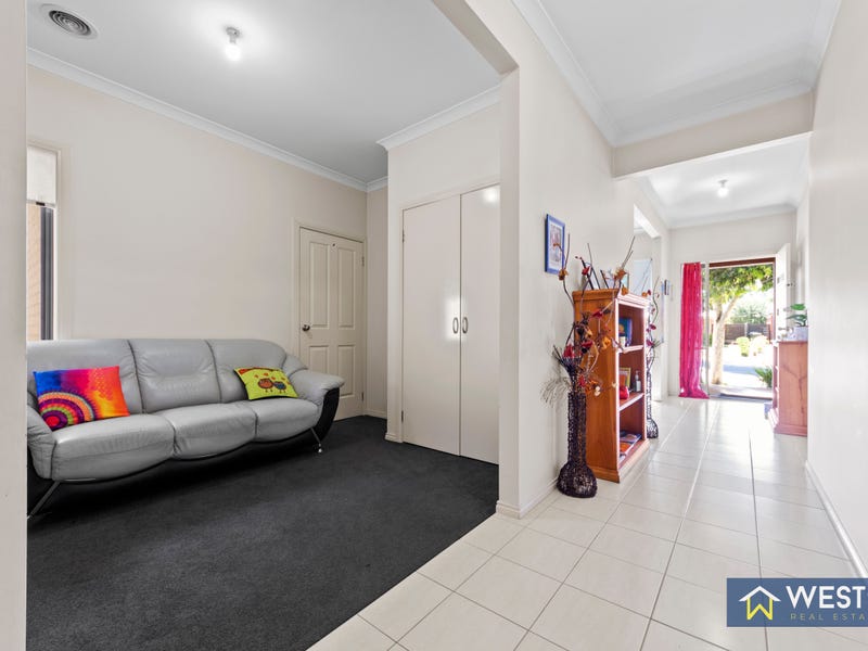 82 Alamanda Boulevard, Point Cook, VIC 3030