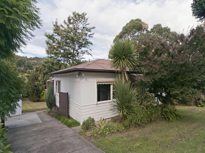 18 Forest Road, Ferntree Gully, VIC 3156