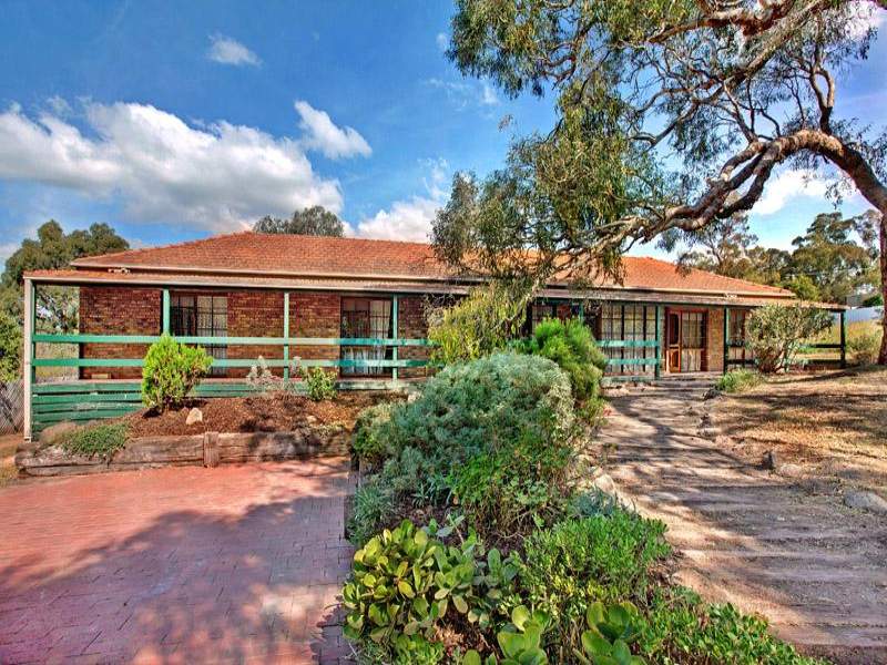 20 MOLLISON STREET, Pyalong, Vic 3521 Property Details