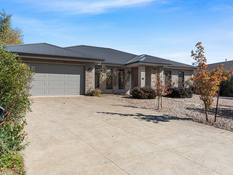 Real Estate & Property for Sale in 11 Old Lancefield Rd, Woodend, VIC