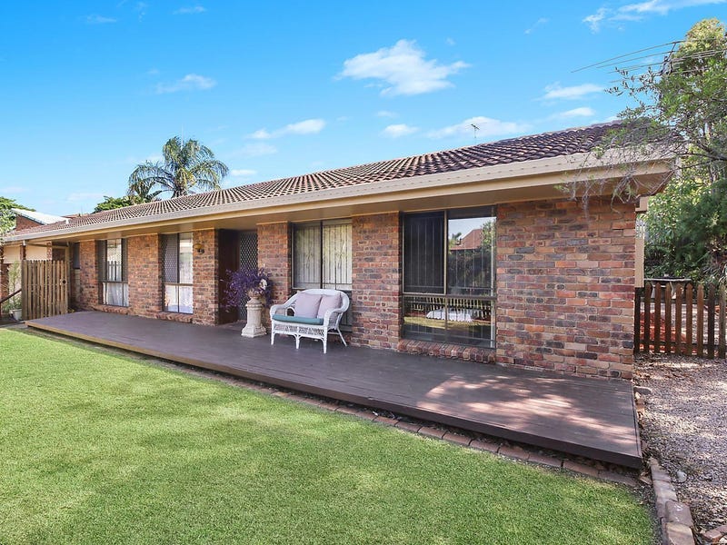 5 Presley Street, Stafford Heights, QLD 4053