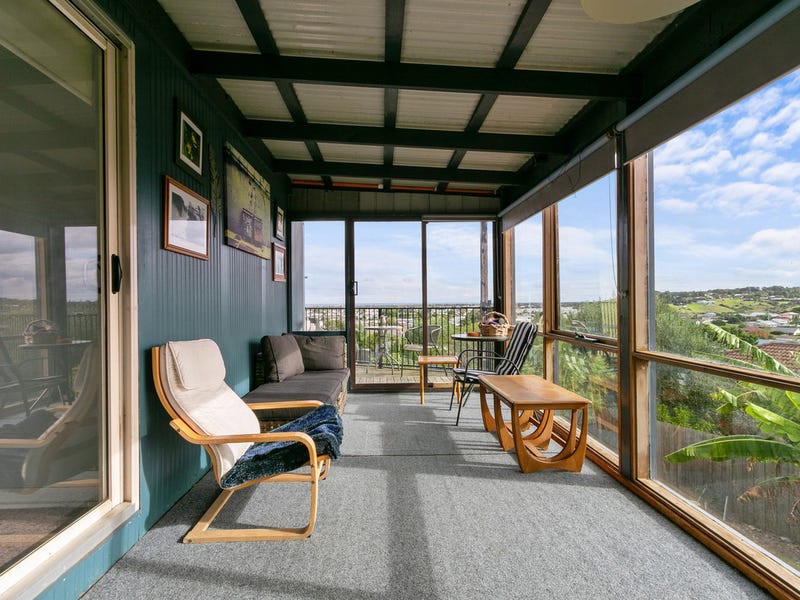 Houses for Sale in Lakes Entrance, VIC 3909 Pg. 2