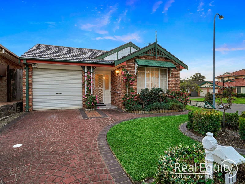 11 Farnborough Court, Wattle Grove, NSW 2173