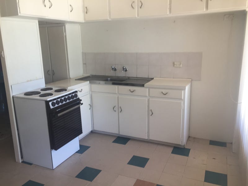 2/431 Banna Avenue, Griffith, NSW 2680