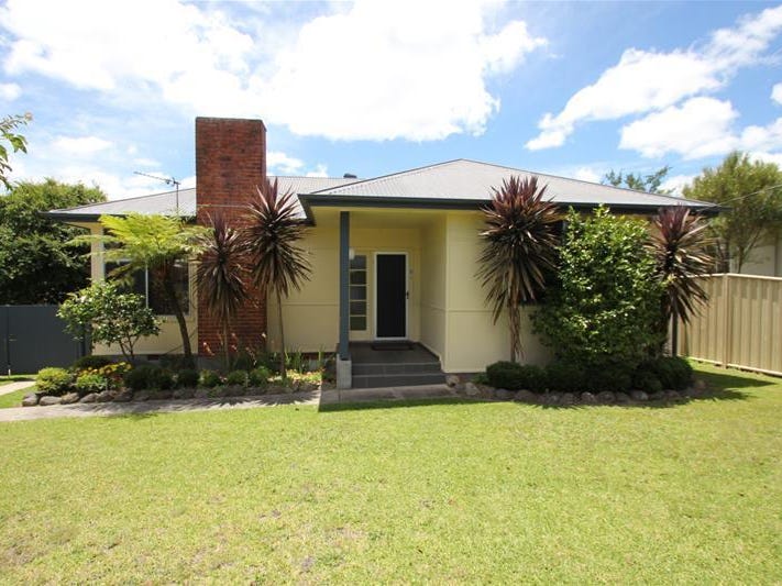 112 Douglas Street, Tenterfield, NSW 2372