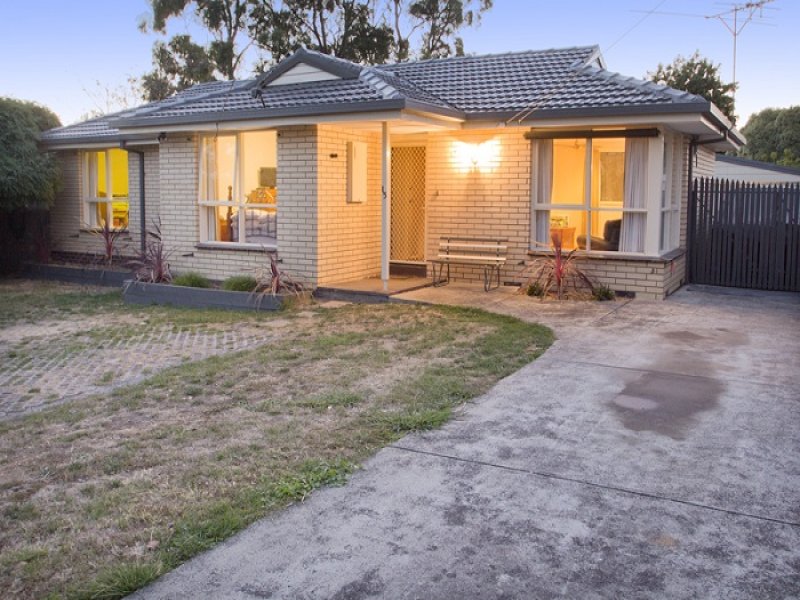 15 Mcmahons Road, Ferntree Gully, VIC 3156