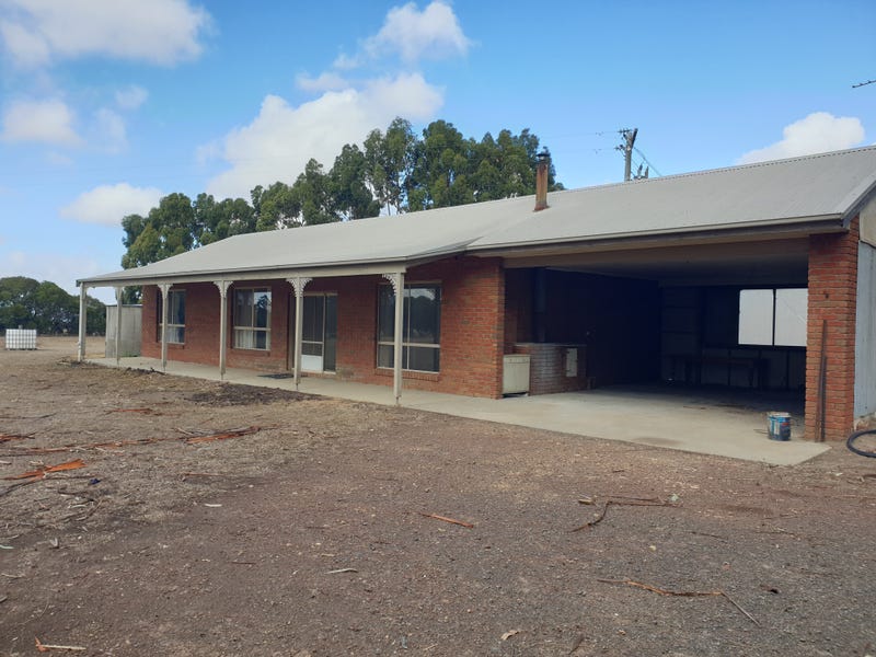 161 Black Range Road, Romsey, VIC 3434