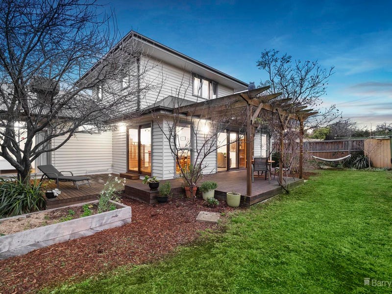 1 Royal Court, Ivanhoe, Vic 3079 Property Details